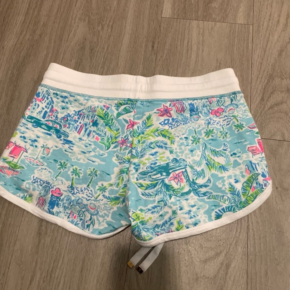 Lily Pulitzer - Picture 3 of 3